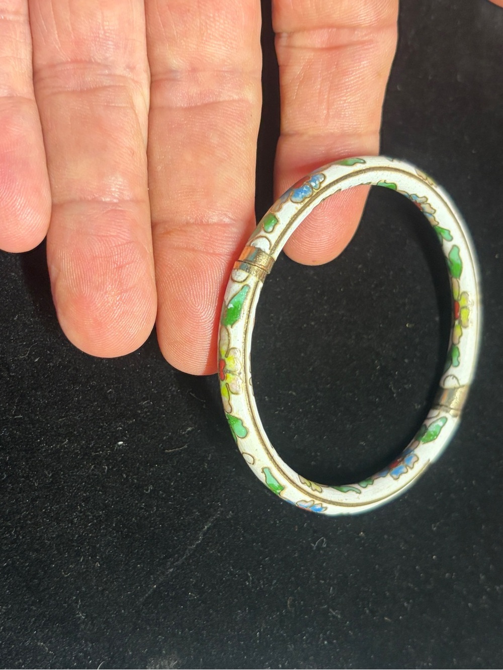 Vintage Hand-Painted Floral Cloisonné Bangle Bracelet in White and Green Estate